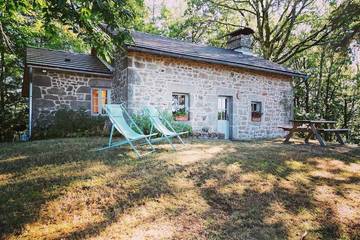 Gîte pour 4 personnes, avec terrasse et jardin à Goulles