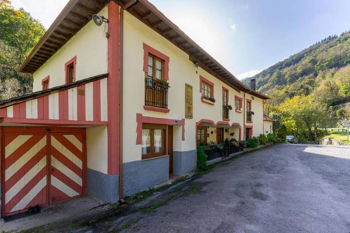 Casa rural para 2 personas, con Terraza y Jardín además de Piscina y Vistas en Comarca del Narcea - 2