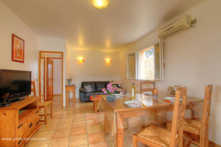 Gîte pour 4 personnes, avec Terrasse ainsi que Jardin et Vue à Sollacaro - 4