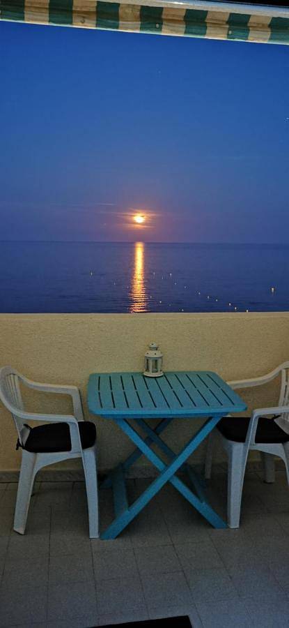 Gîte pour 2 personnes, avec terrasse dans Plage Carras Nice - 2