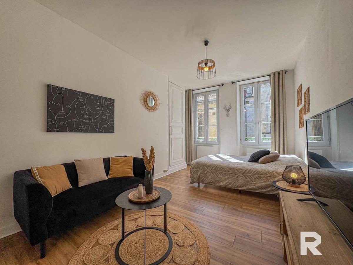 Appartement entier, One-Bedroom Apartment in Montargis, Région de Montargis