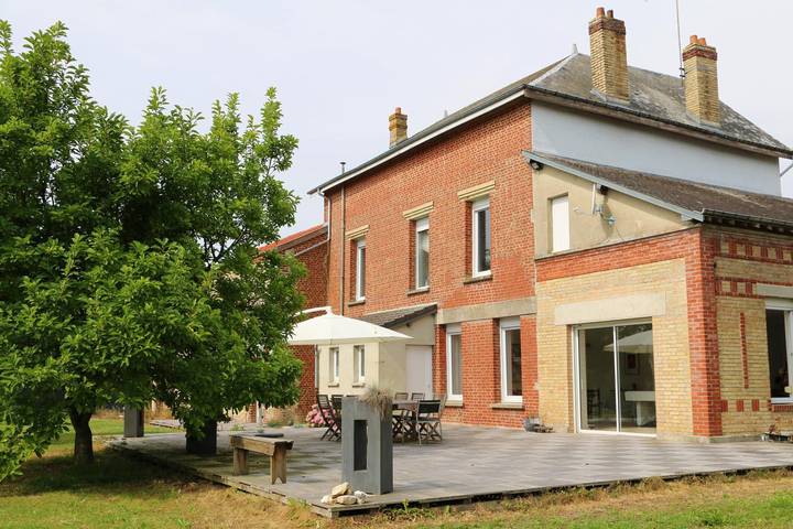 Gîte pour 8 personnes, avec Terrasse et Jardin