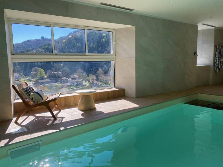 Location de vacances pour 15 personnes, avec terrasse ainsi que piscine et vue dans Saint-Martin-de-Valamas - 3