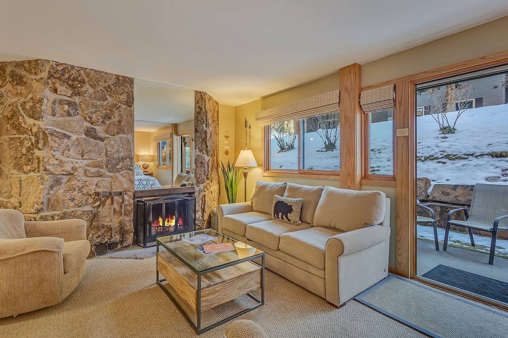 Ganze Wohnung, 🏔️Ski-In, Ski-Out~Hot Tub~Studio Deluxe 402🏔️ in Snowmass Village, Aspen Snowmass