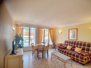 Gîte pour 2 personnes, avec balcon dans Office De Tourisme De Lamalou Les Bains