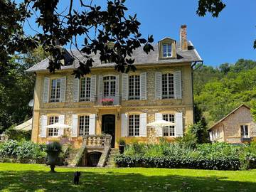 Gîte pour 2 personnes, avec piscine ainsi que vue et jardin à Coux-et-Bigaroque