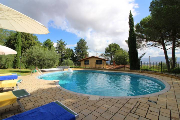 Location de vacances pour 13 personnes, avec jardin et piscine à Arezzo - 2