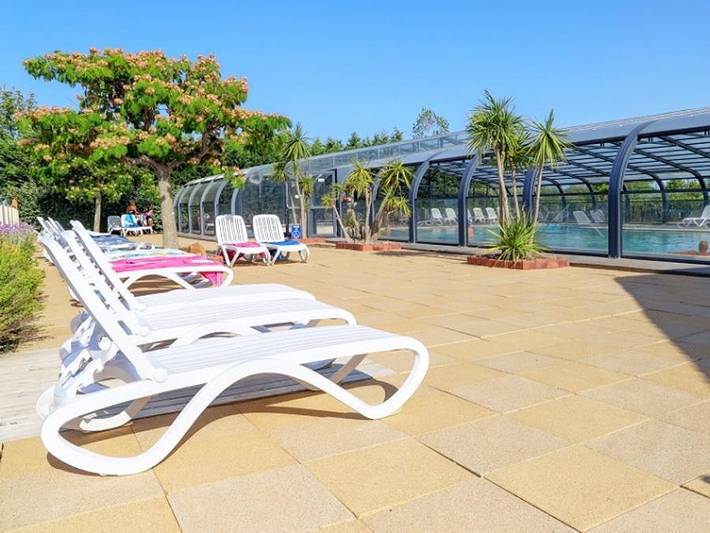 Camping pour 4 personnes, avec bassin pour enfant