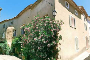 Gîte pour 6 personnes, avec balcon et jacuzzi à Villedieu