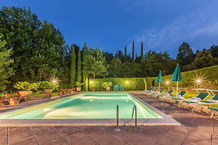 Ferienhaus für 10 Personen, mit Garten und Whirlpool sowie Balkon