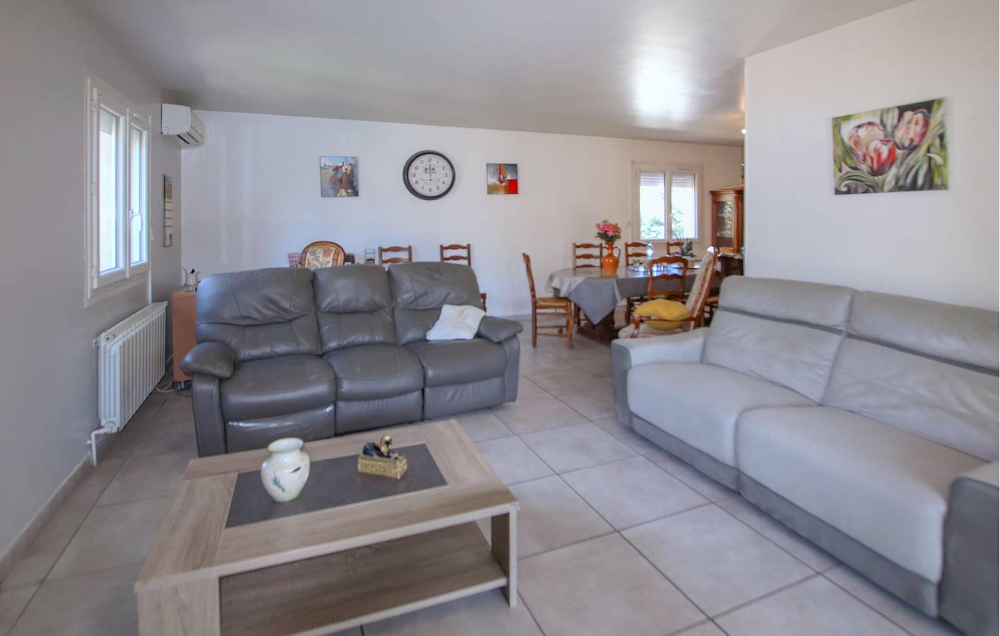 Acogedor apartamento con piscina y jardín, cerca del centro de Bédarrides in Bédarrides, Vaucluse