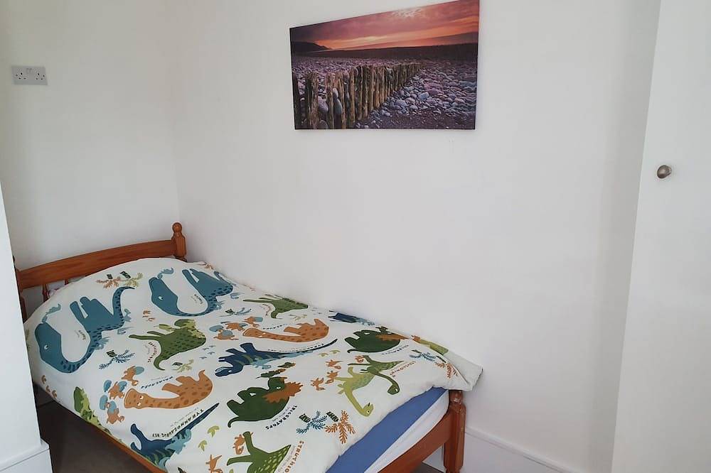 Spacious town house with commanding views over all of Torbay. in Brixham, Torbay