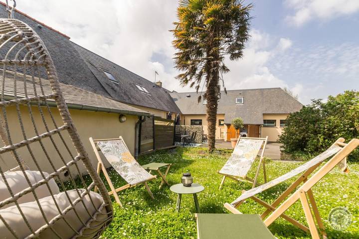 Gîte pour 14 personnes, avec jardin à Vains - 2