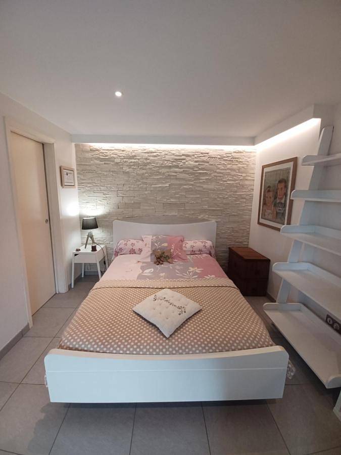 Maison d’hôte pour 2 personnes, avec jardin et bassin pour enfant ainsi que vue sur le lac et vue, animaux acceptés en Haute-Loire - 2