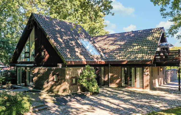 Ferienhaus für 8 Personen, mit Terrasse und Whirlpool sowie Pool und Ausblick in Båring Strand - 2