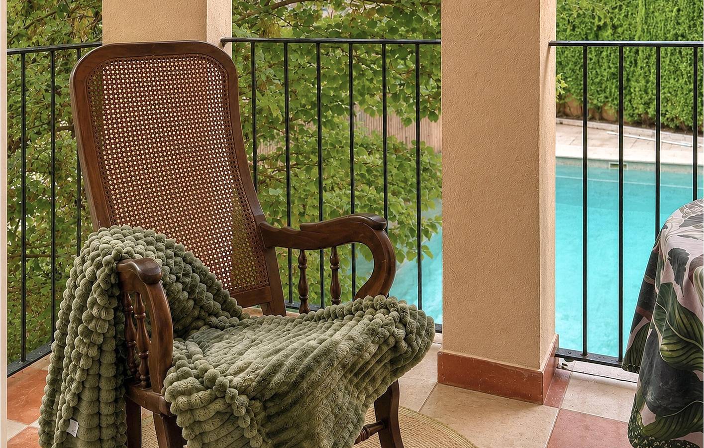 Acogedor apartamento de 2 dormitorios con piscina, WiFi y chimenea cerca de Lancha del Genil in Entorno de Sierra Nevada, Cenes de la Vega