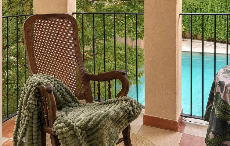 Appartement confortable de 2 chambres avec piscine, Wi-Fi et cheminée près de Lancha del Genil in Environs de Sierra Nevada, Cenes de la Vega