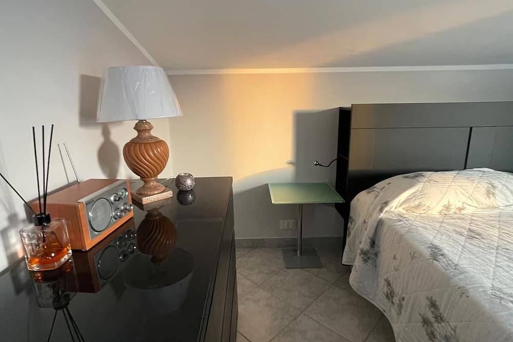 Entire apartment, Bright attic room 600 meters from the sea and the north Pescara Riviera in Pescara, Pescara Province
