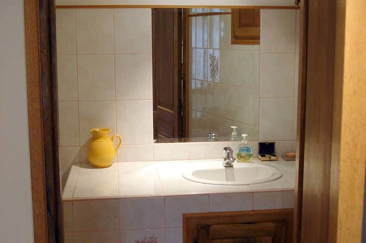 Ganze Wohnung, Maisonette-Wohnung im mittelalterlichen Teil von Bauduen in Bauduen, Brignoles Region