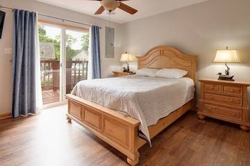 Vacation House for 28 Guests in Norris Lake, Tennessee, Picture 2