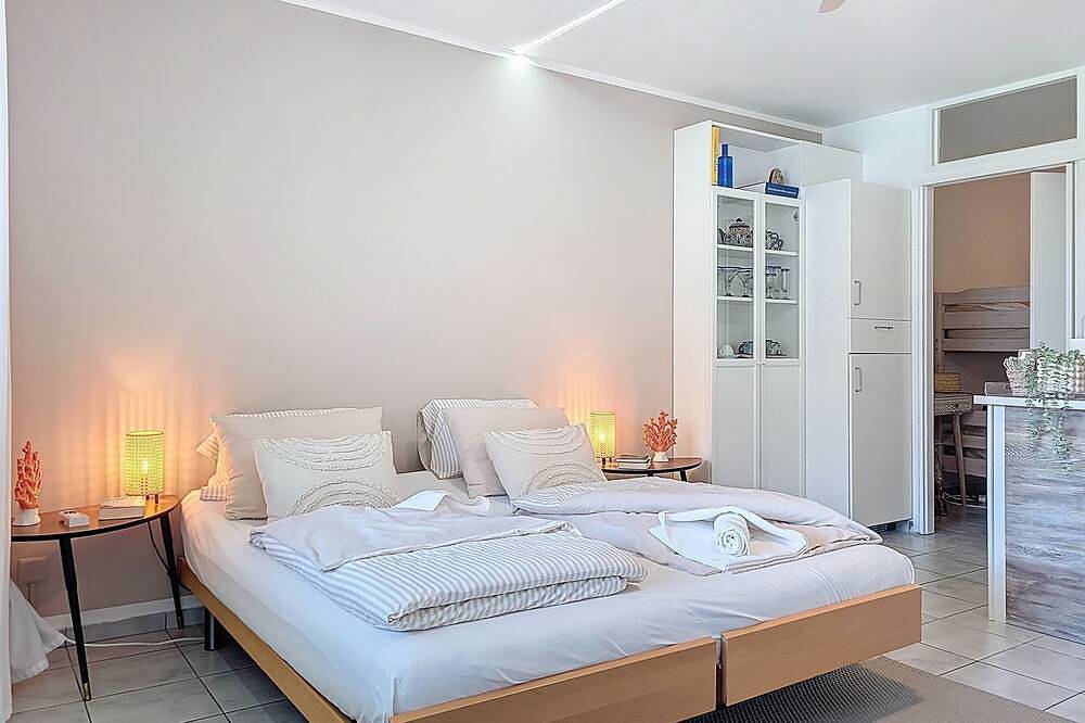 Geheel appartement, Blue Lake Lugano Apt.312 in Bissone, Luganomeer