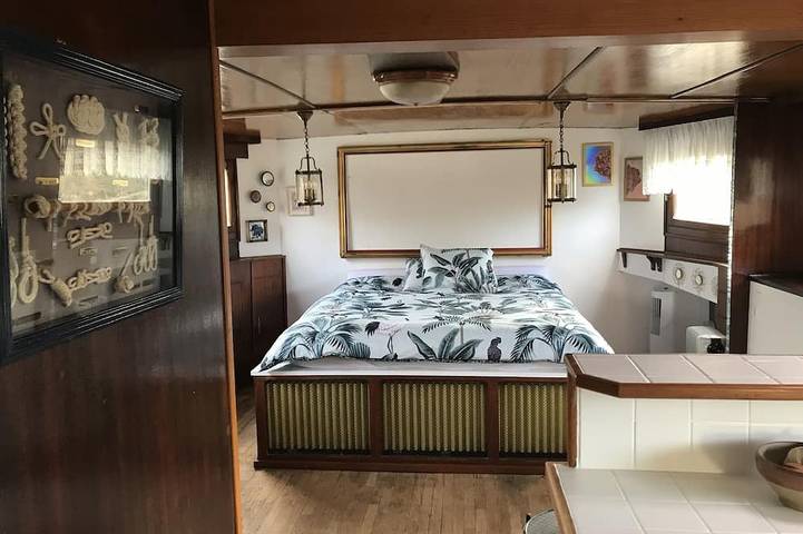 Péniche pour 2 personnes, avec terrasse, animaux acceptés en Provence-Alpes-Côte d'Azur - 2
