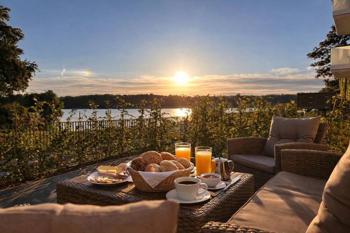 Ferienwohnung für 4 Personen, mit Terrasse und Seeblick sowie Ausblick