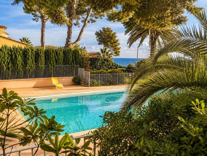 Villa for 6 people, with pool and view as well as terrace and garden - 1