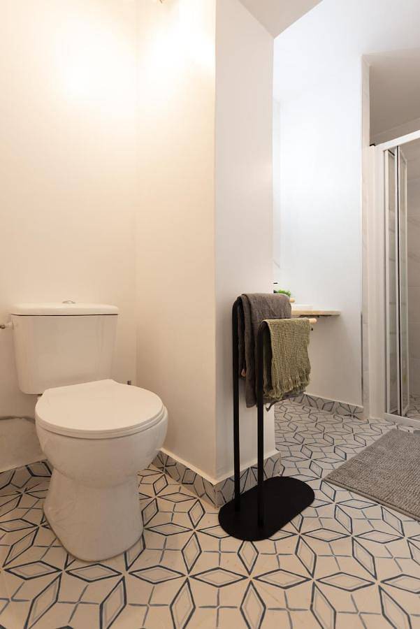 Apartamento inteiro, L'Atelier - Warm Porto Loft in Foz do Douro, Porto