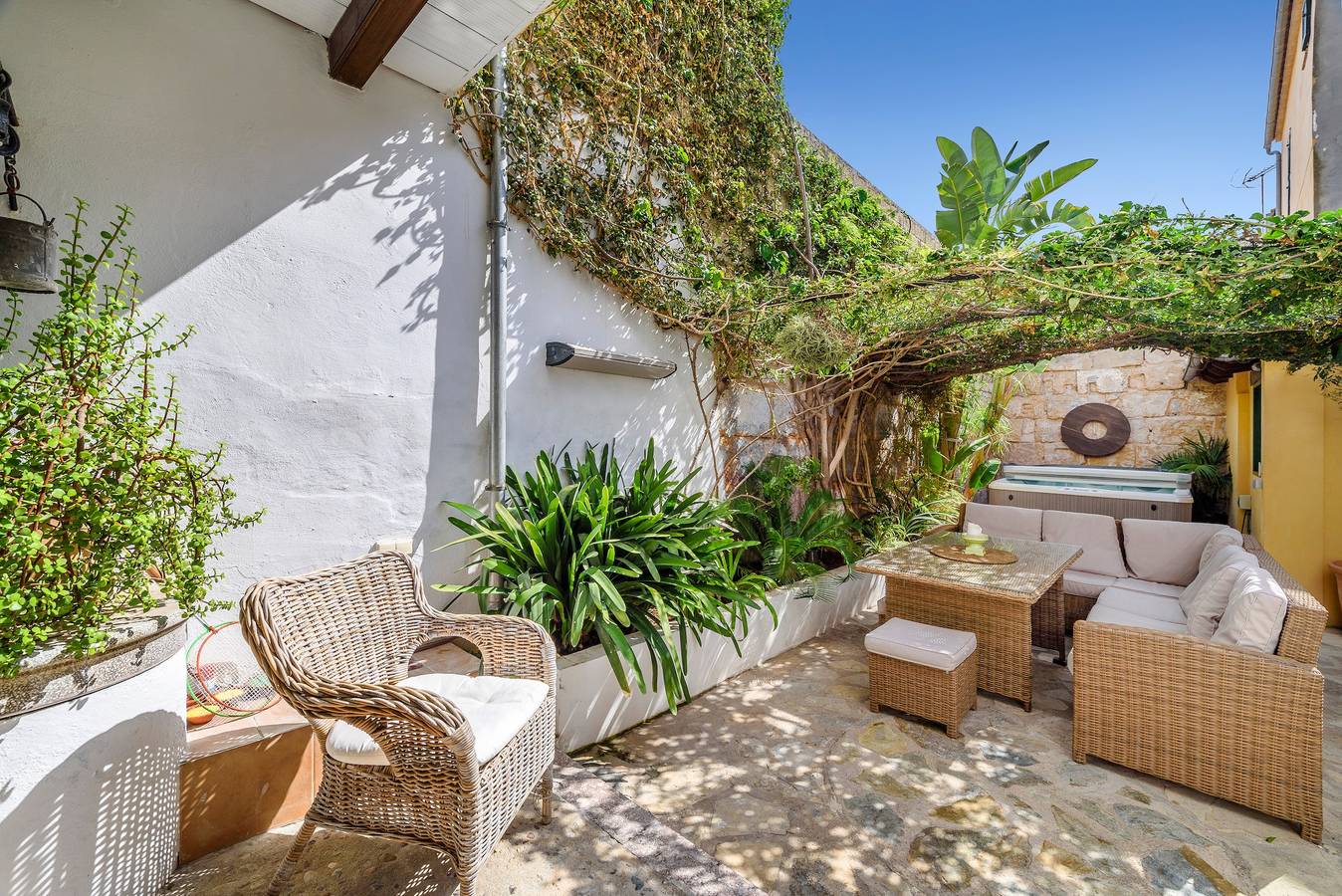 Maison de vacances 'Grande' avec vue sur mer et jacuzzi in Alcudia Old Town, Alcúdia