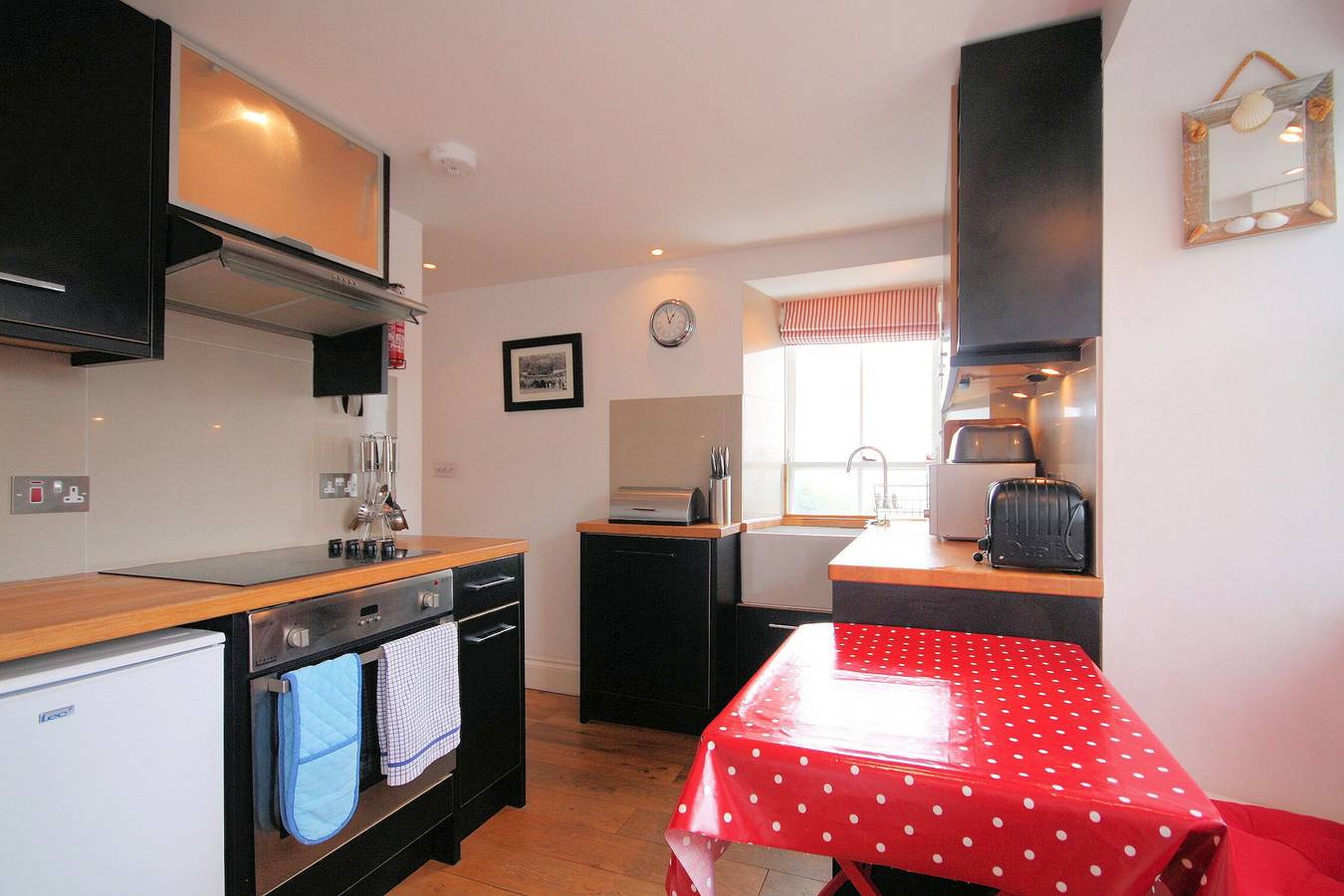 Entire apartment, Upper Deck minutes from Port Isaac harbour in Port Isaac, Pentire Point - Widemouth