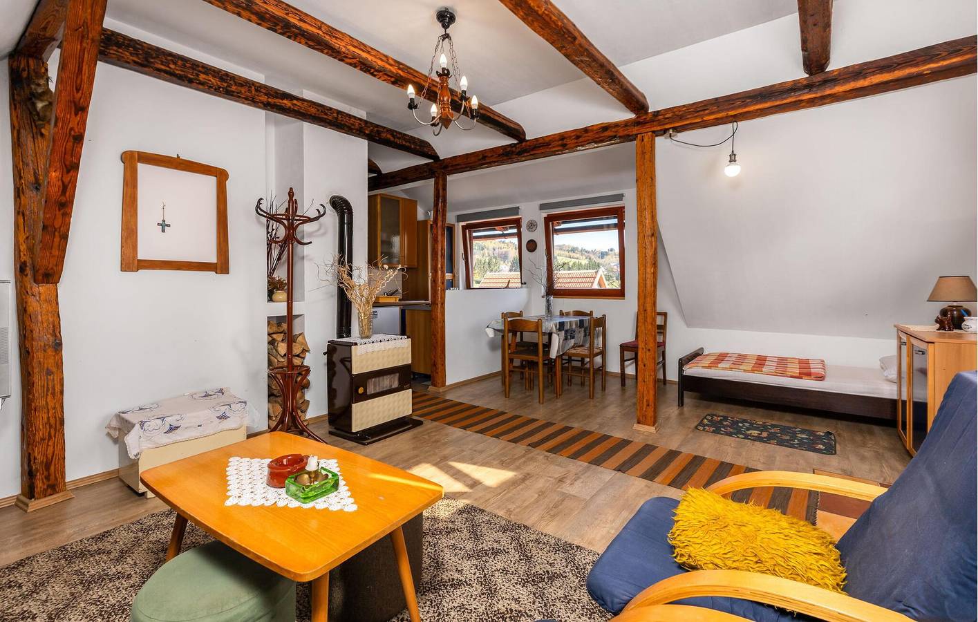 Ganze Ferienwohnung, Charmantes Apartment mit WLAN, Klimaanlage, Parkplatz und Terrasse in Delnice, Primorje-Gorski Kotar