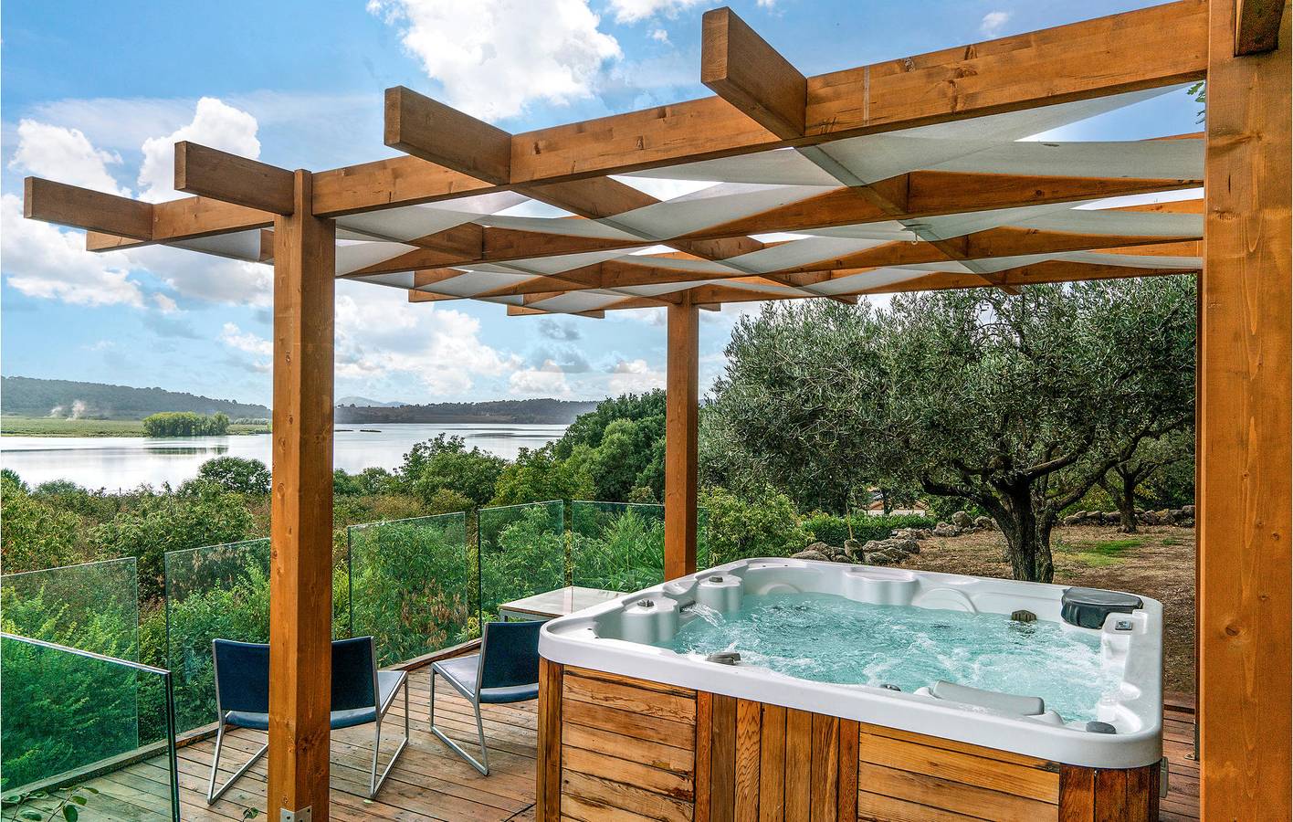 Rifugio sul lago con piscina, WiFi e terrazza - a 300 m dal Lago di Vico in Caprarola, Lago di Vico