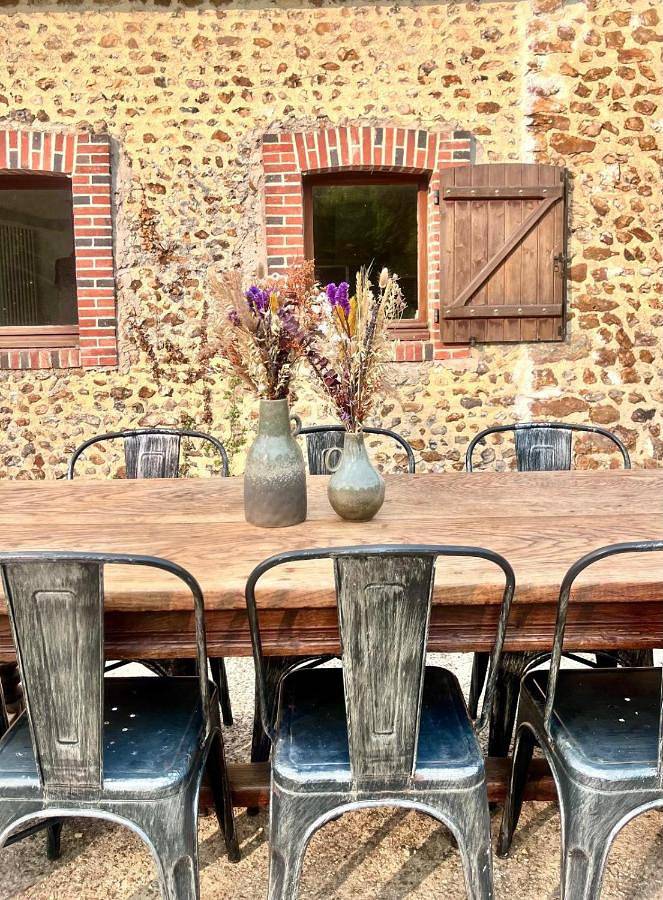 Location de vacances pour 9 personnes, avec jardin et piscine dans Chennebrun