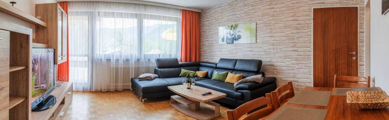 Vakantiewoning voor 4 personen, with uitzicht op het meer and uitzicht as well as balkon in Maishofen
