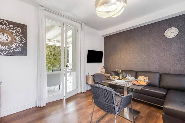 Ferienwohnung für 4 Personen, mit Terrasse und Kinderpool sowie Seeblick am Luganersee - 2