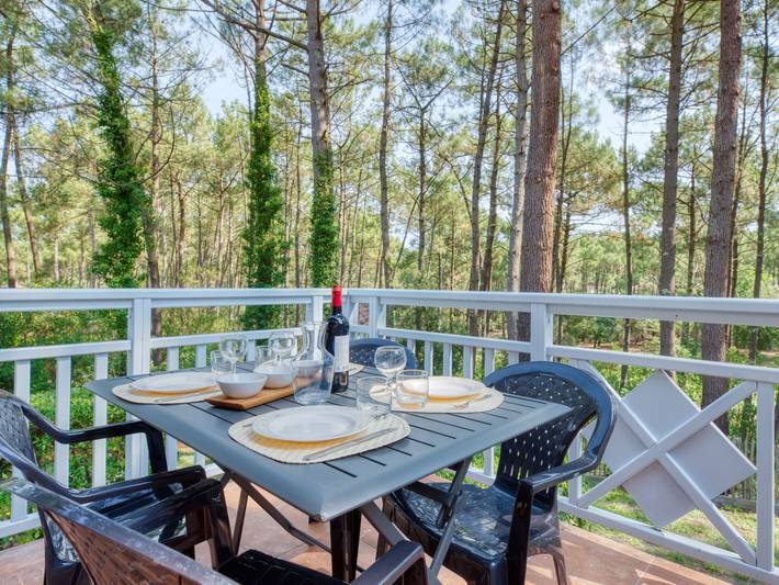 Gîte pour 4 personnes, avec Balcon ainsi que Jardin et Bassin pour enfant dans Golf de la Méjanne - 2