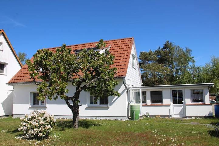Entire apartment, 1 room apartment - Holiday home Boddenblick in Neuendorf Hiddensee Island, Hiddensee
