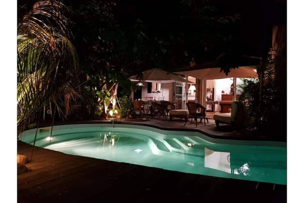 Villa per 14 Persone in Solaro, Corte e dintorni
