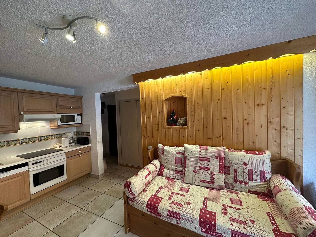Ganze Wohnung, Geräumige Wohnung im Zentrum von Méribel, Pistennähe, für 4, Balkon in Méribel, Les Allues