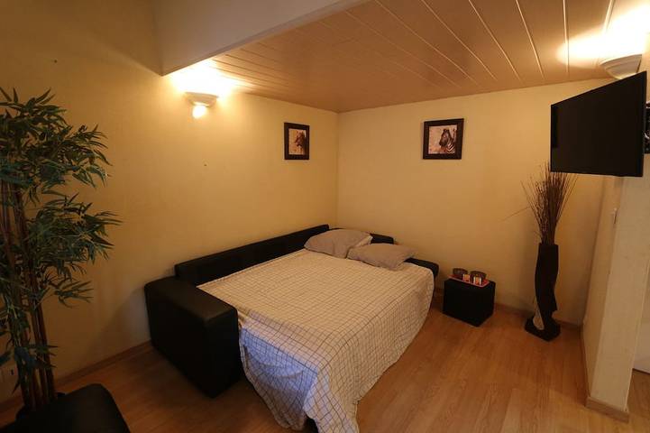 Appartement entier, Appart complet parking 2 chamb + salon 6 personnes 25 min Puy du fou centre vill in Cholet, Région de Cholet