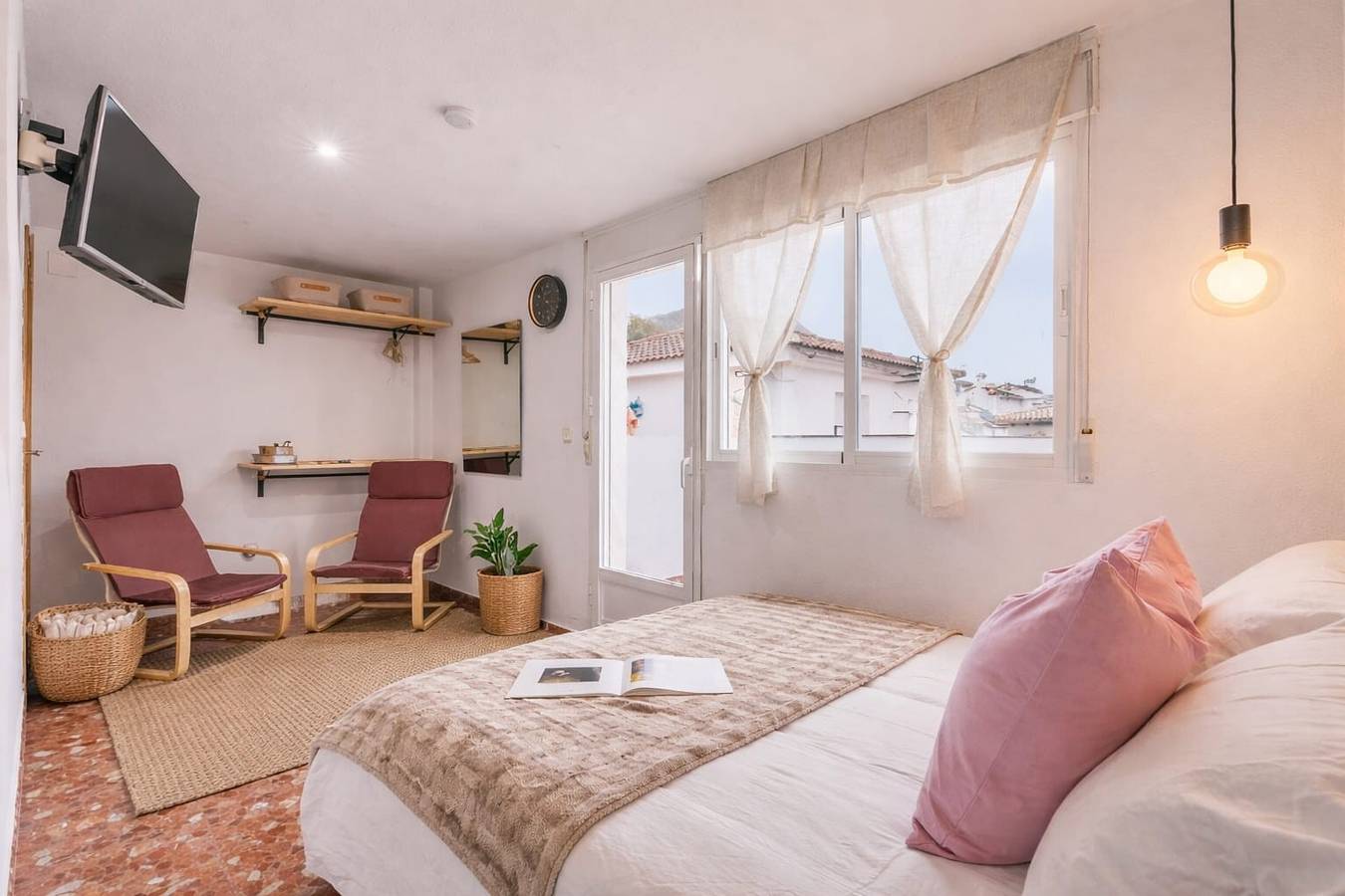 Estudio entero, Nido Romántico con vistas Sierra nevada y atardeceres. in Entorno de Sierra Nevada, Güejar Sierra