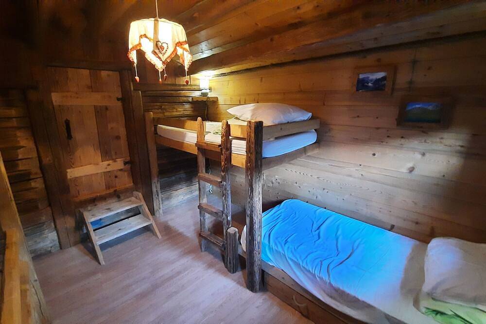 Detached chalet in Arèches Beaufort resort. Warm and charming in Beaufort (Rhône-Alpes), Albertville region