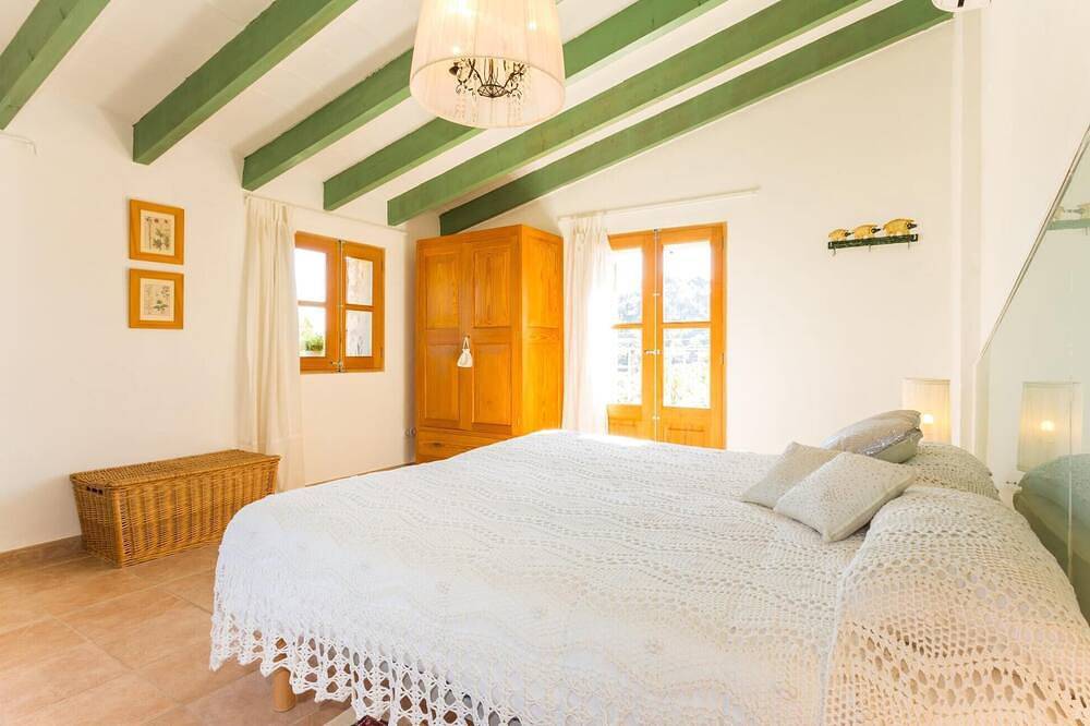 Awesome home in Selva with private swimming pool, can be inside or outside in Selva, Majorca Center