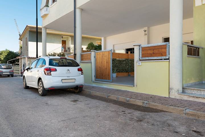Hel lägenhet, Apartment 'Casa Dell'Oleandro' with Private Terrace, Wi-Fi and Air Conditioning in Olbia, Costa Smeralda