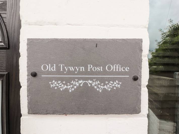The Old Tywyn Post Office in Deganwy, Conwy e dintorni