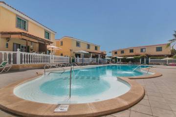 Ferienwohnung für 6 Personen, mit Kinderpool und Garten in Maspalomas