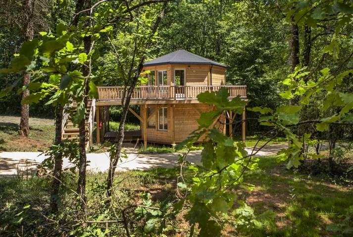 Chalet pour 4 personnes, avec piscine ainsi que vue et terrasse, animaux acceptés en Dordogne - 3