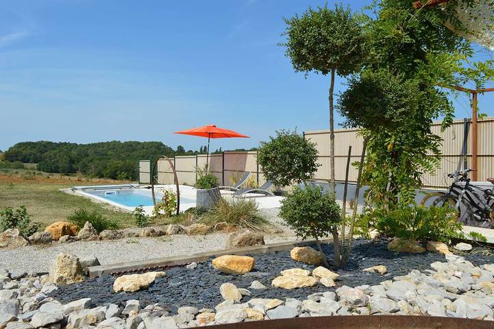 Maison de vacances pour 4 personnes, avec Jacuzzi et Jardin à Saint-Amand-de-Coly