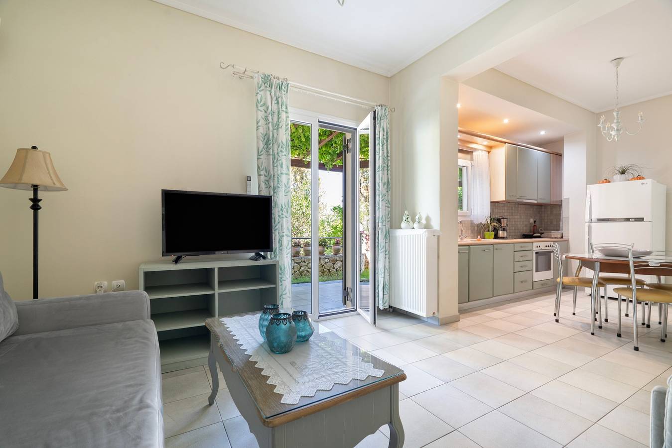 Geheel appartement, Appartement 'Rania-2' met Zeezicht, Wi-Fi en Airconditioning in Kefalonia